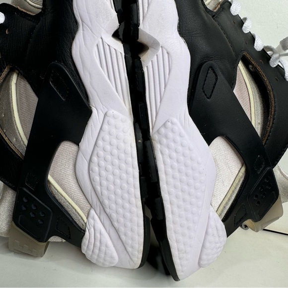 Men’s size 11 Nike air huarache black neutral grey low top sneakers trainers acg - Picture 9 of 11